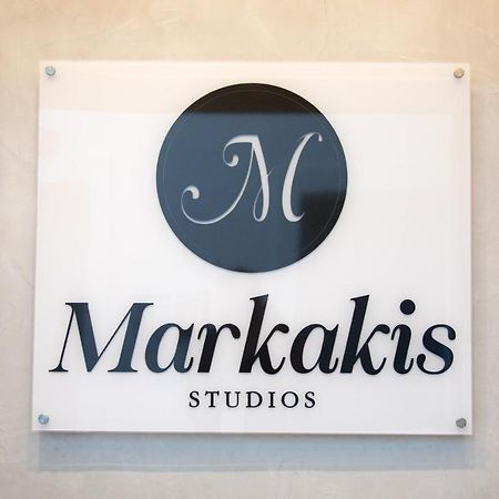 Markakis Studios Fira Town Exterior photo