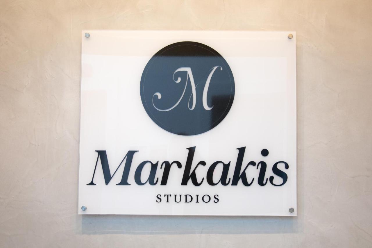 Markakis Studios Fira Town Exterior photo